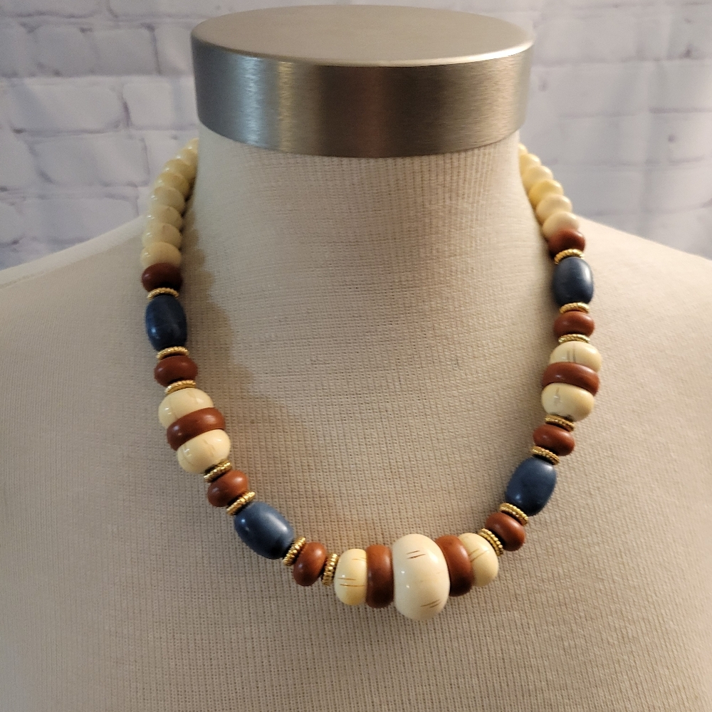 Vintage Avon Beaded Necklace 1980s